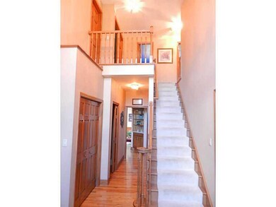 Entry/Foyer.