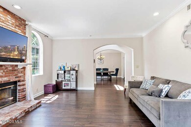 22047 Viscanio Rd, Woodland Hills, CA 91364 - photo 7