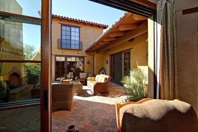 007_Living View