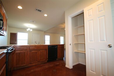 101 Crossbow Ct unit 103, Weatherford, TX 76088 - photo 3