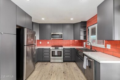 18438 N 31st Ave, Phoenix, AZ 85053 - photo 7