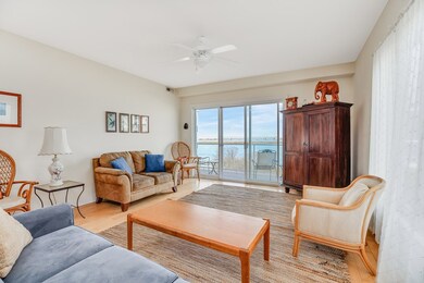 Spectacular Views right from the sofa!