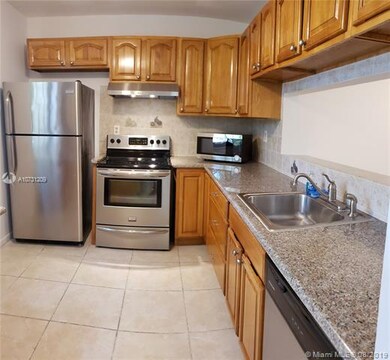 3545 Magellan Cir unit 3535, Miami, FL 33180 - photo 6