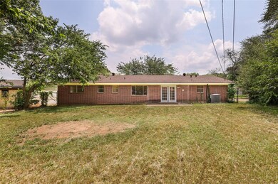 1206 Tanglewood Dr, Cleburne, TX 76033 - photo 7