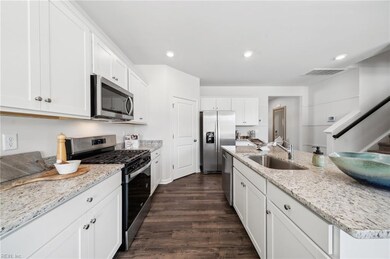 121 Gallop Way, Yorktown, VA 23690 - photo 4