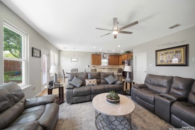 10415 Shire Country, San Antonio, TX 78254 - photo 7