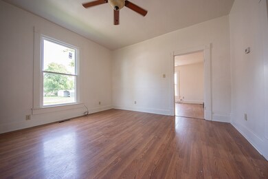 311 N Grant St, Edinburgh, IN 46124 - photo 5