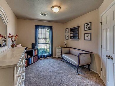 Studio/Study/Office.