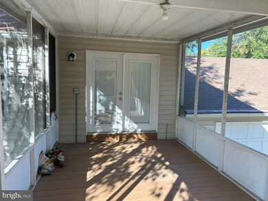 8704 Cushman Dr, Clinton, MD 20735 - photo 7