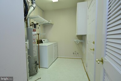 11206 Silversmith Ln, Fredericksburg, VA 22407 - photo 7