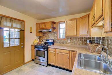 11 Hudson Ave, Rensselaer, NY 12144 - photo 7