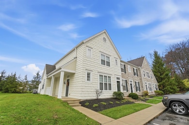 9204 Yarmouth Dr unit 9204, Loveland, OH 45140 - photo 2