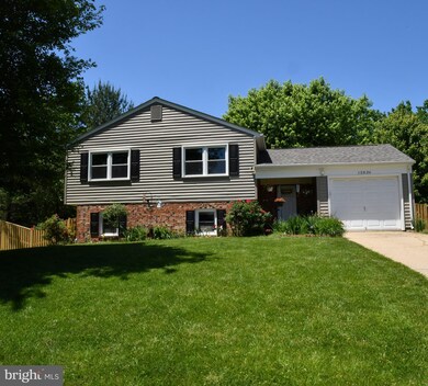 12836 Fantasia Dr, Herndon, VA 20170 - photo 2