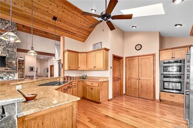 87 Magnolia Farms Dr, Asheville, NC 28806 - photo 2