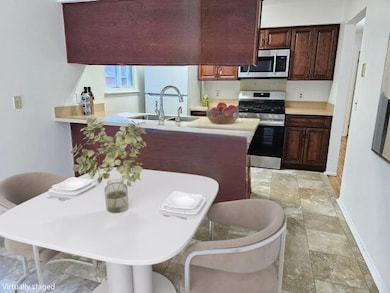 352 Manor Dr, Ann Arbor, MI 48105 - photo 7