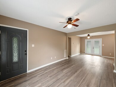 17014 David Glen Dr, Friendswood, TX 77546 - photo 2