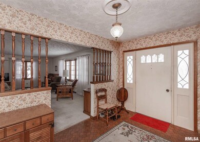 2401 3rd St, Moline, IL 61265 - photo 4