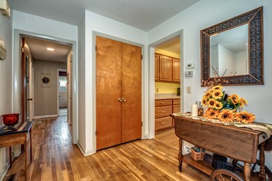 326 N Sycamore St, Marshall, MI 49068 - photo 2