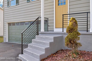 11 Holly Blvd, Schenectady, NY 12302 - photo 6