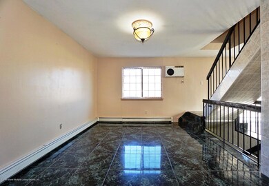 182 Lamped Loop unit 106, Staten Island, NY 10314 - photo 4