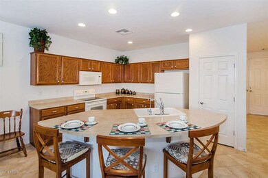 4070 Jude Ln Eat-in Kitchen