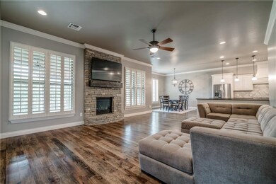 19509 Rambling Creek Dr, Edmond, OK 73012 - photo 4