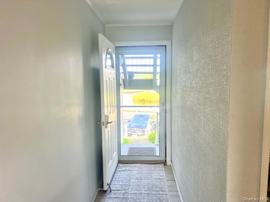 35 Library Ave unit 6J, Westhampton Beach, NY 11978 - photo 5