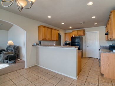 26137 E 89th Place S, Broken Arrow, OK 74014 - photo 6