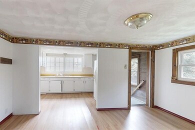 Kitchen/Dining Area