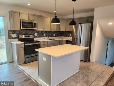 7428 Hawkins Dr, Hanover, MD 21076 - photo 3