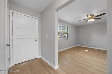 3700 Torres Ct, Jacksonville, FL 32210 - photo 4