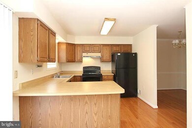 11956 Sentinel Point Ct, Reston, VA 20191 - photo 5