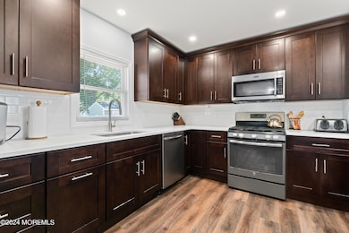 573 Sumner Ave, Belford, NJ 07718 - photo 6