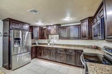Kitchen 4