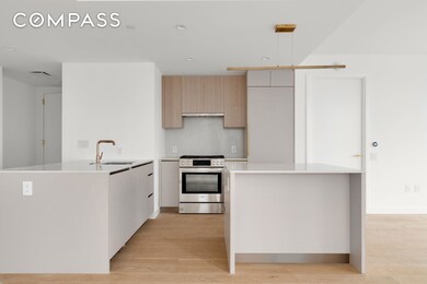 Skyline Tower unit 2911, Long Island City, NY 11101 - photo 4