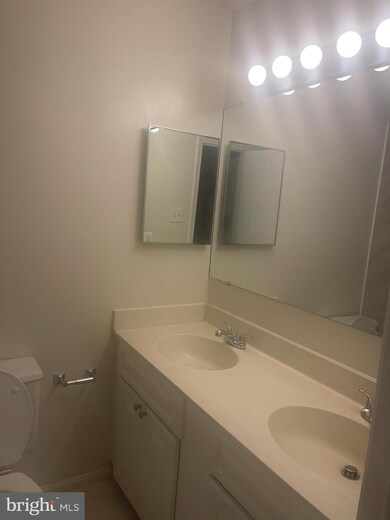 14104 Oakpointe Dr, Laurel, MD 20707 - photo 5