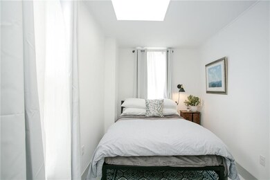 12 Poplar St unit 3, Newport, RI 02840 - photo 3
