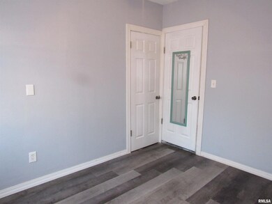 4624 Cheyenne Ave unit B, Davenport, IA 52806 - photo 4