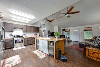 681 County Road 474, Elgin, TX 78621 - photo 3