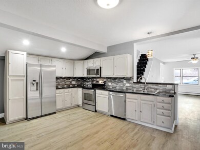 21 W Adamsdale Rd, Schuylkill Haven, PA 17972 - photo 6