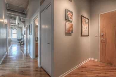 2107 Grand Ave unit 1005, Kansas City, MO 64108 - photo 5