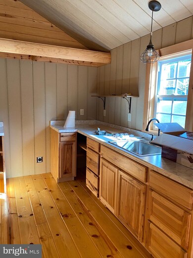 25 Truman St, Berkeley Springs, WV 25411 - photo 7