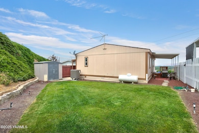 Afzali_250801_AlpsRd_Moxee_03