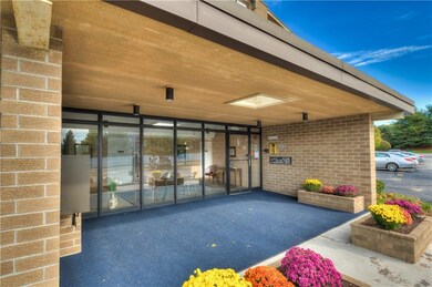 650 E Greenwich Ave unit 304, West Warwick, RI 02893 - photo 4