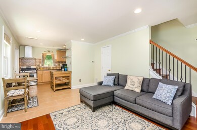 5877 Blaine Dr, Alexandria, VA 22303 - photo 4