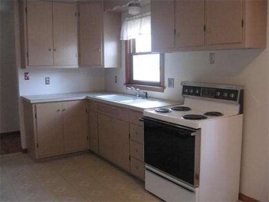 188 Morgan St, South Hadley, MA 01075 - photo 3