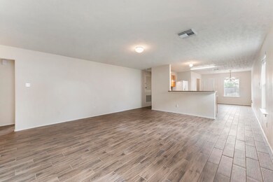 16779 Fallen Timbers Dr, Conroe, TX 77385 - photo 7