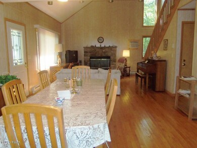 802 Saddle Brook Ct, Hawley, PA 18428 - photo 5