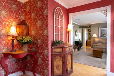 166 Phyllis Way-004-030-Entryway-MLS_Siz