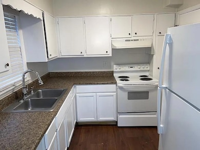 1010 Sexton Dr unit 10, Stone Mountain, GA 30083 - photo 4